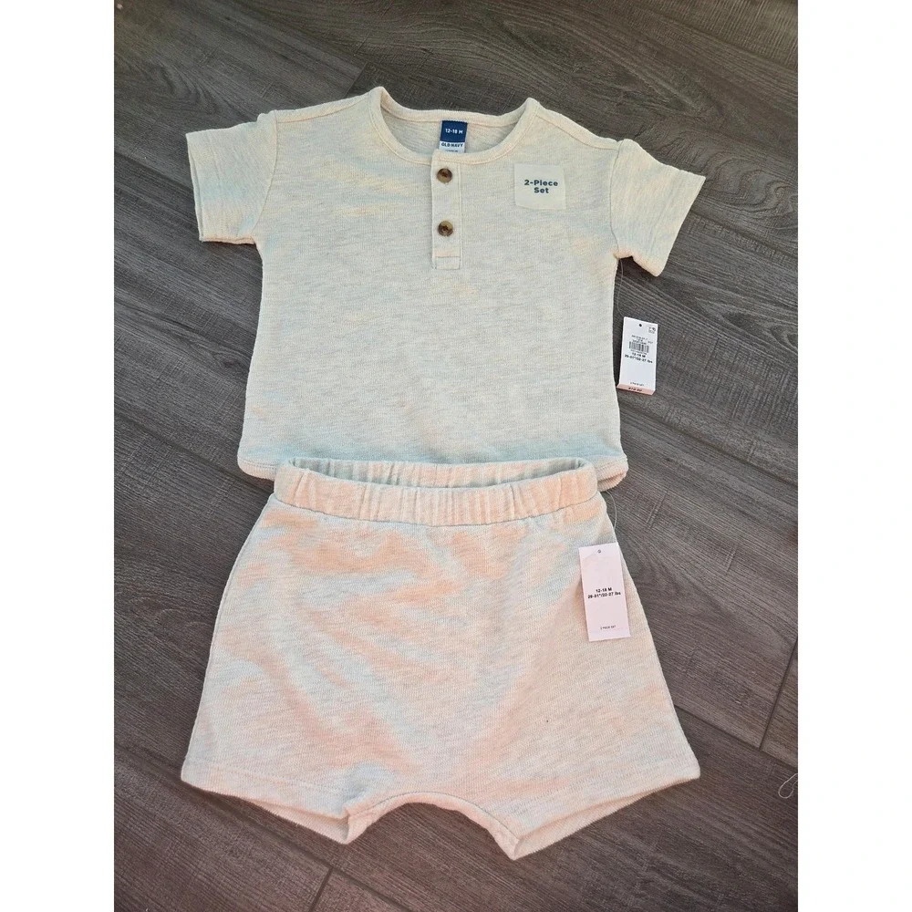 Old navy baby boy outfit 12-18 mos